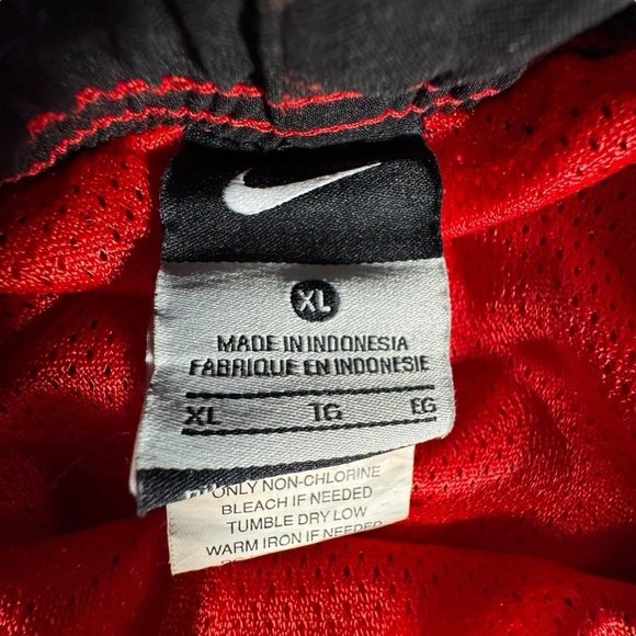 Nike Swim Shorts Men's XL Red Black Blue Lined Drawstring Trunks Quick Dry - Picture 5 of 10